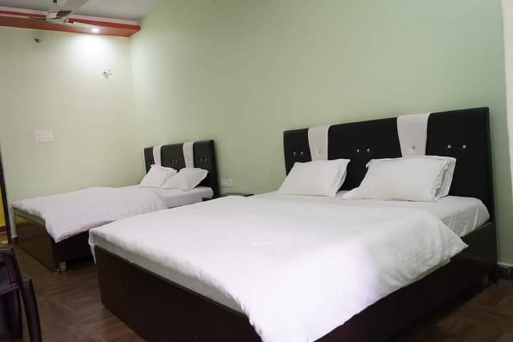 Deluxe  Double  Bedroom