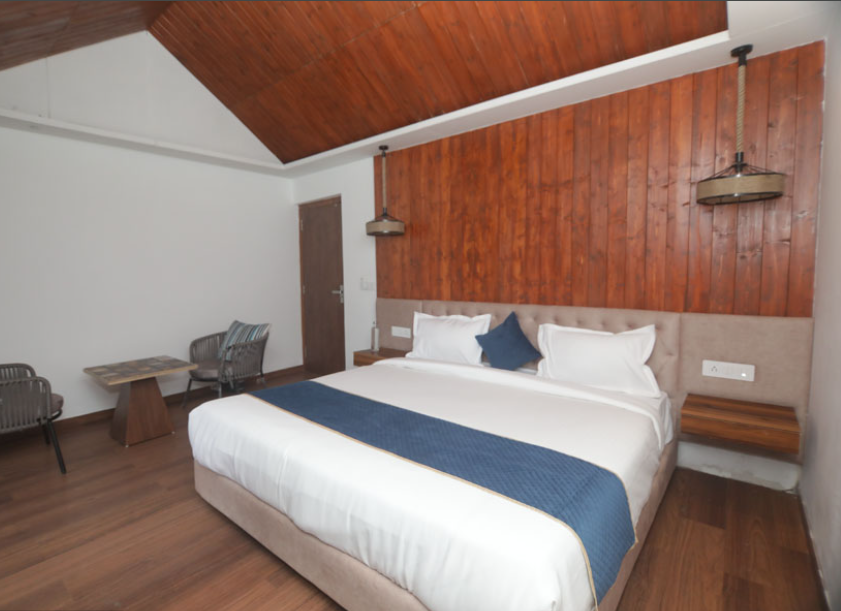 Deluxe Double  Bedroom